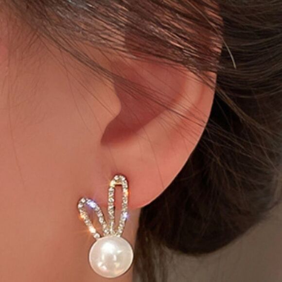 NEW PEARL & CUBIC ZIRCONIA BUNNY EASTER STUD EARRINGS - Picture 2 of 8